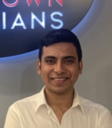 Dr. Hetarth Kapadia, PT 2.png
